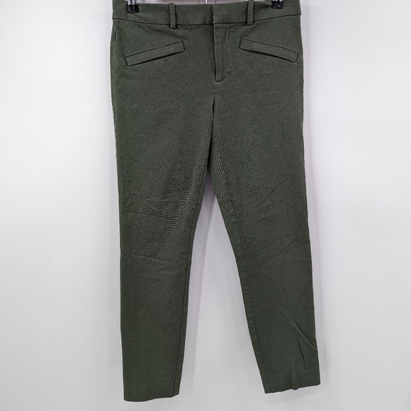 GAP Flat Front Cropped Pants - Picture 2 of 8